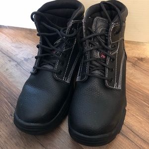 Sketchers women’s work boots